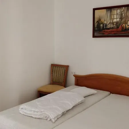Oereghaz Vendeghaz * Lakhegy