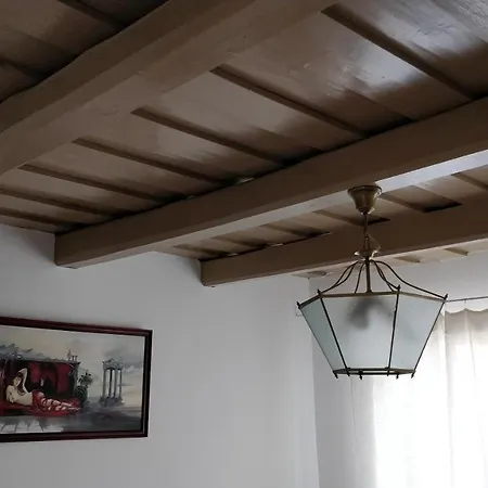 شقة Oereghaz Vendeghaz